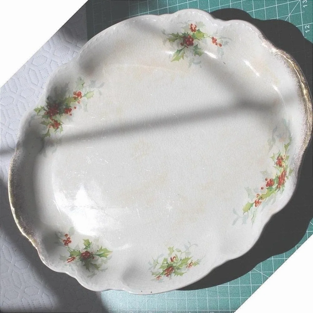 Homer Laughlin Hudson Holly Scalloped Oval Serving‎ Platter 15.5 Inch